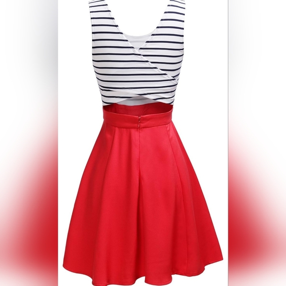Cute Flirty Striped Skater Dress - Picture 2 of 4